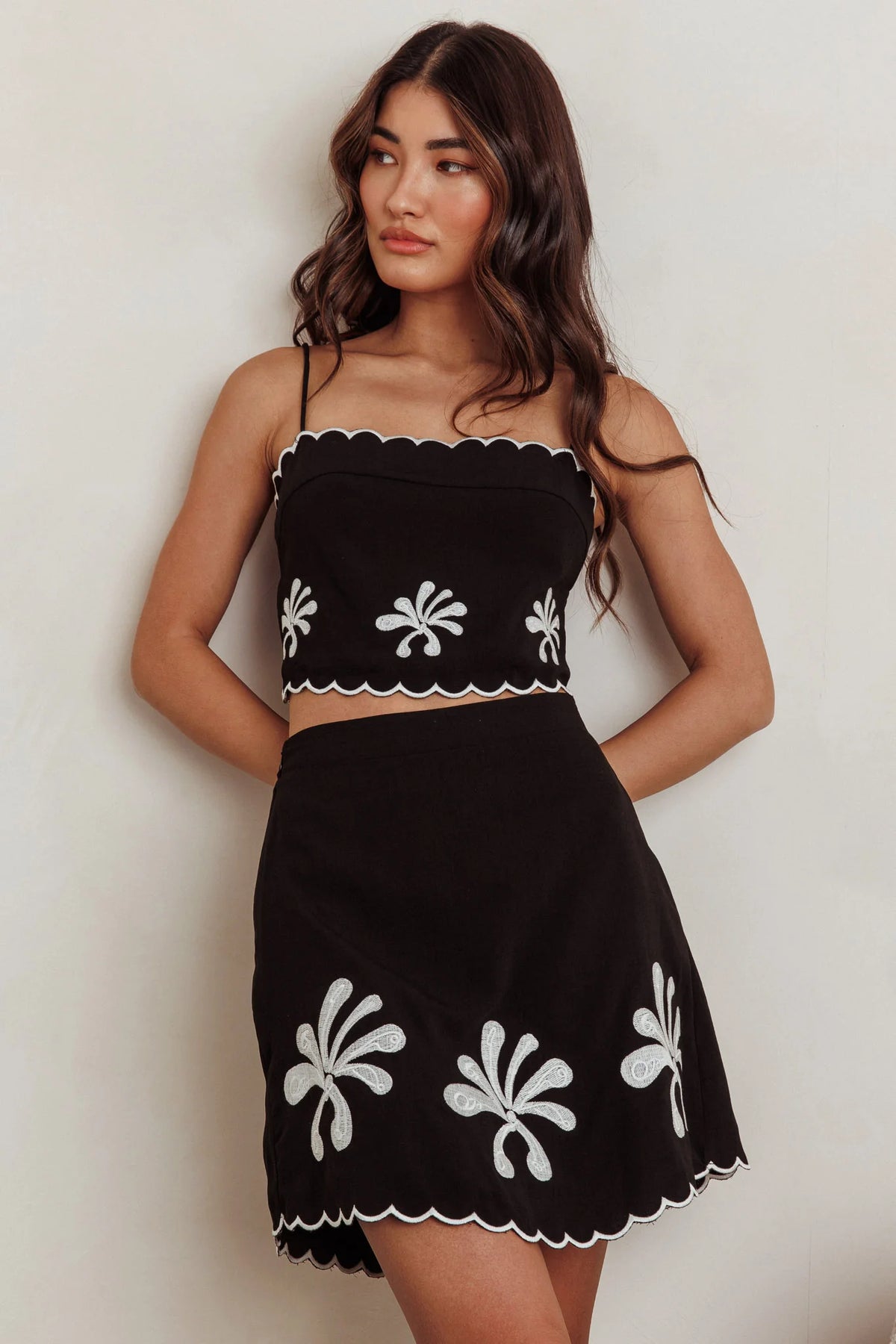 Flower Embroidery Cropped Top Black